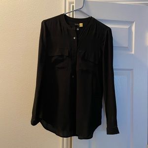 💕Women’s Silk Banana Republic Shirt💕